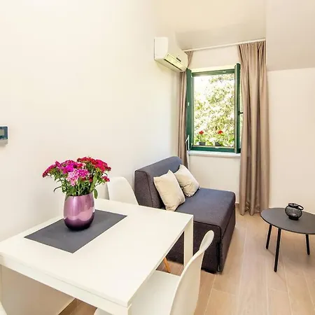 Walking Distance To Diocletian Palace + Balcony *